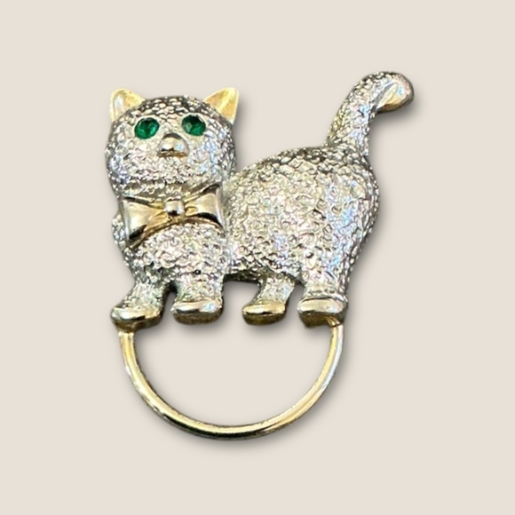 Vintage Cat Brooch Silver with Green Rhinestone Eyes - Picture 1 of 3